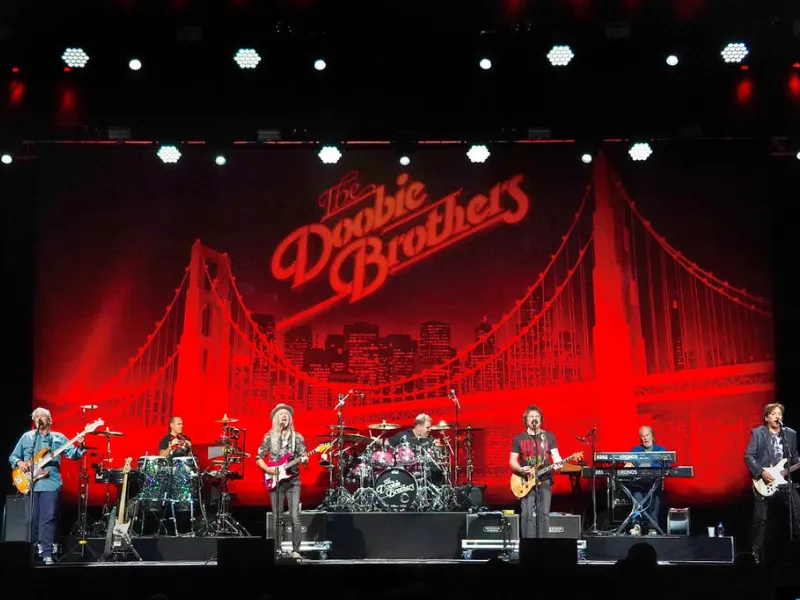 The Doobie Brothers & Robert Cray Band